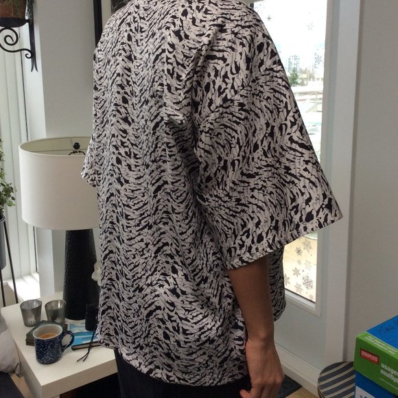 Short Kimono - Picture 2 of 2